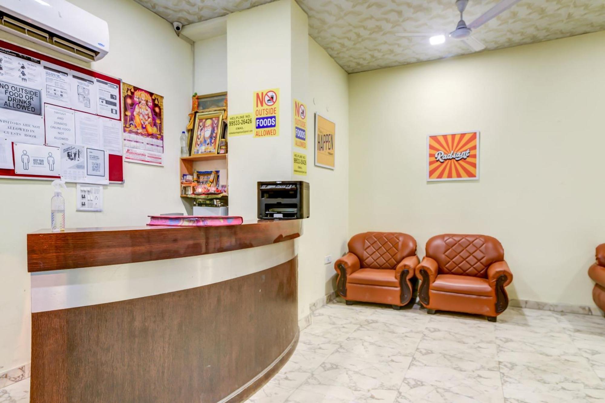 Hotel O 74192 Vishwakarma Palace Delhi  Buitenkant foto